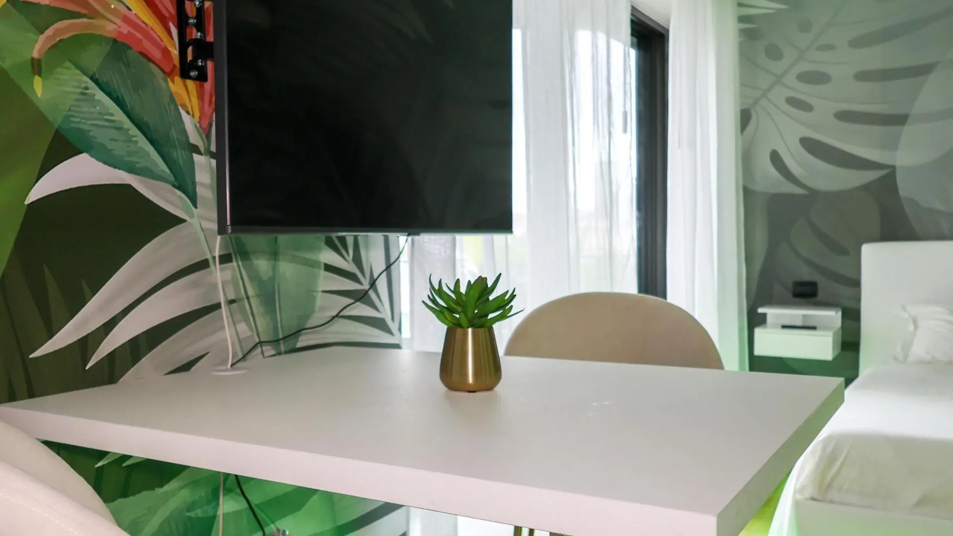 Apartment Jungle Suite And Parking Milan