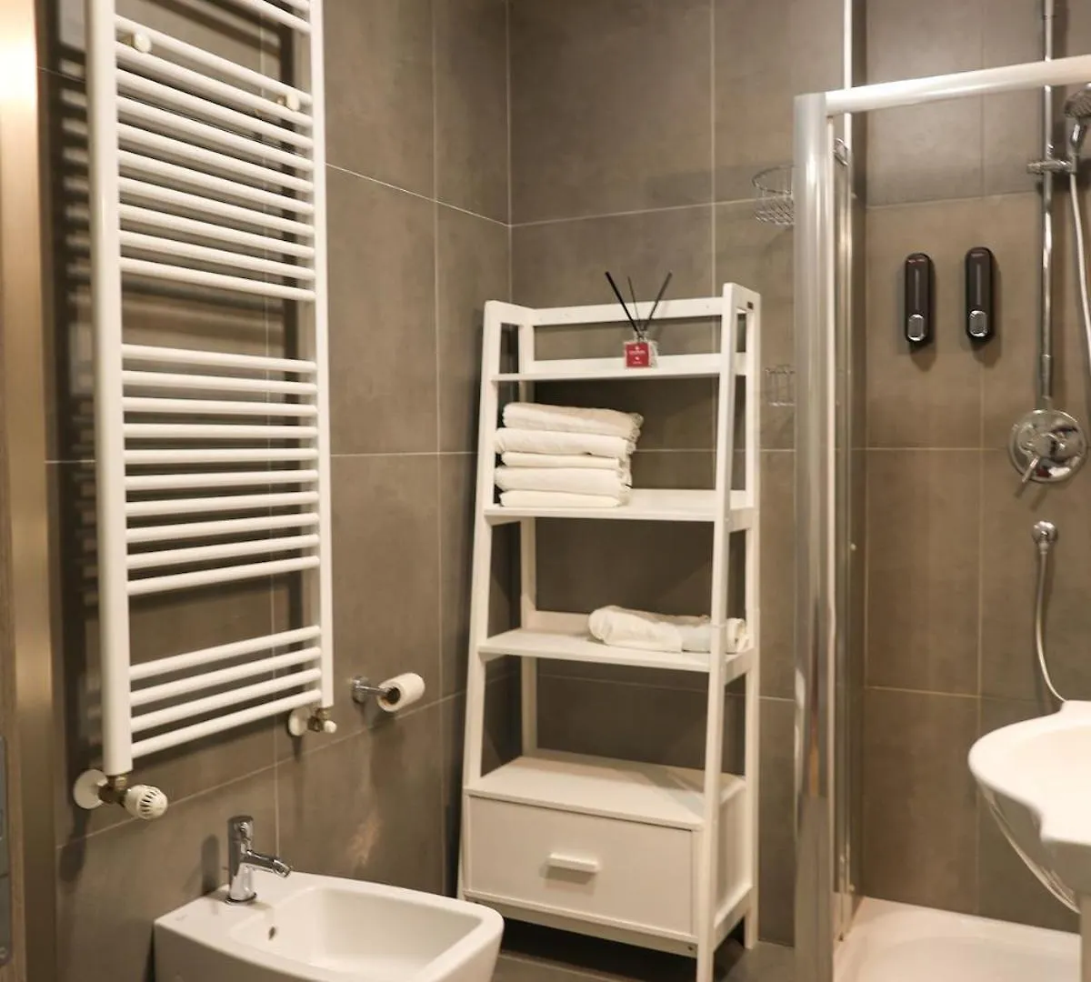 Apartment Jungle Suite And Parking Milan Italy